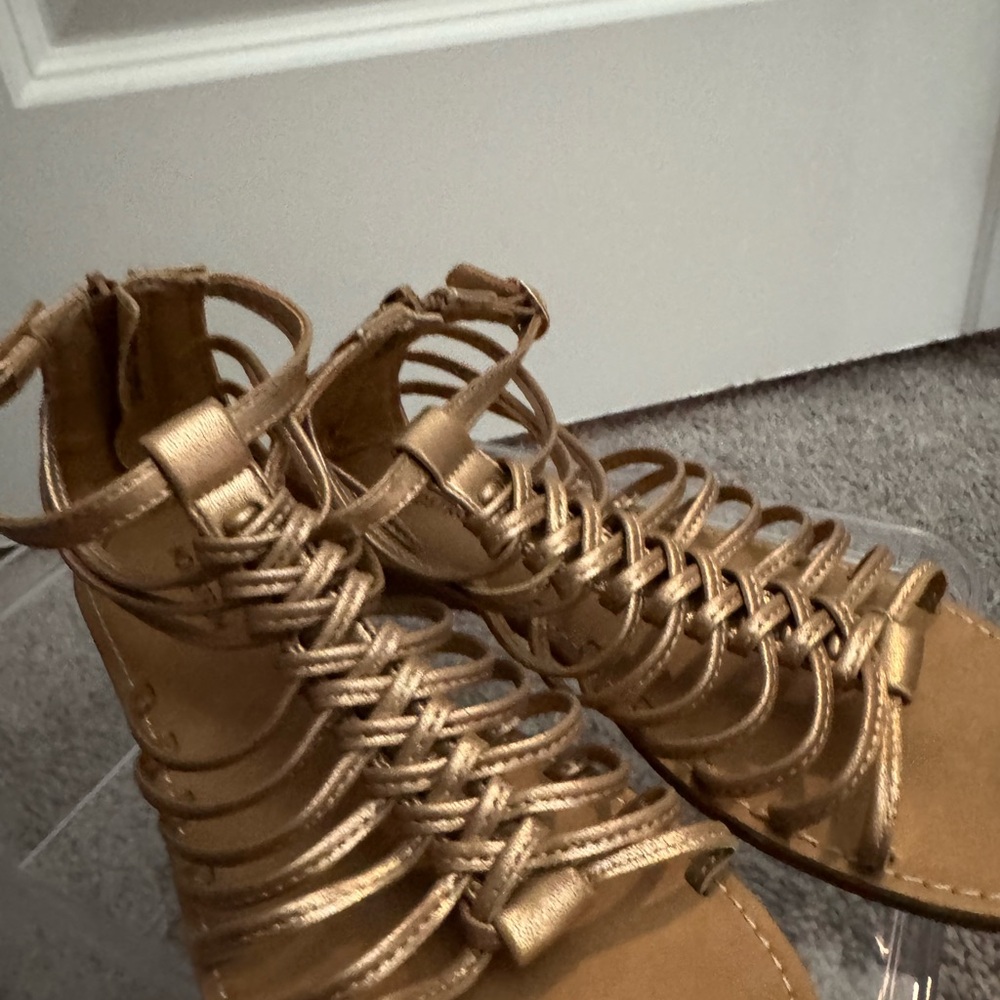Elegant Gold Gladiator Sandals
